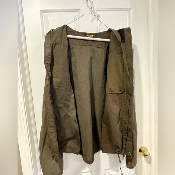 Fjäll Räven Kalfjäll Softshell Jacket - Kids XL- Army Green (Used) - Picture 3 of 13